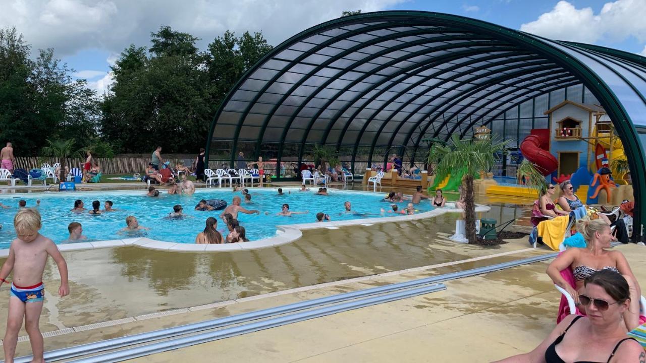 8 P Bungalow In Bossen Bij Capfun Stoetenslagh Rheezerveen Buitenkant foto
